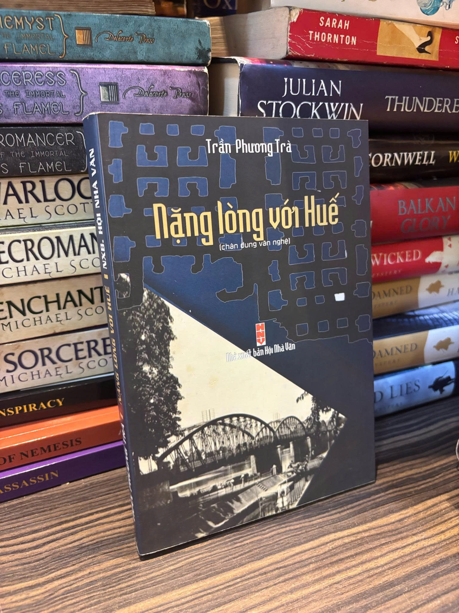 Nặng lòng với Huế