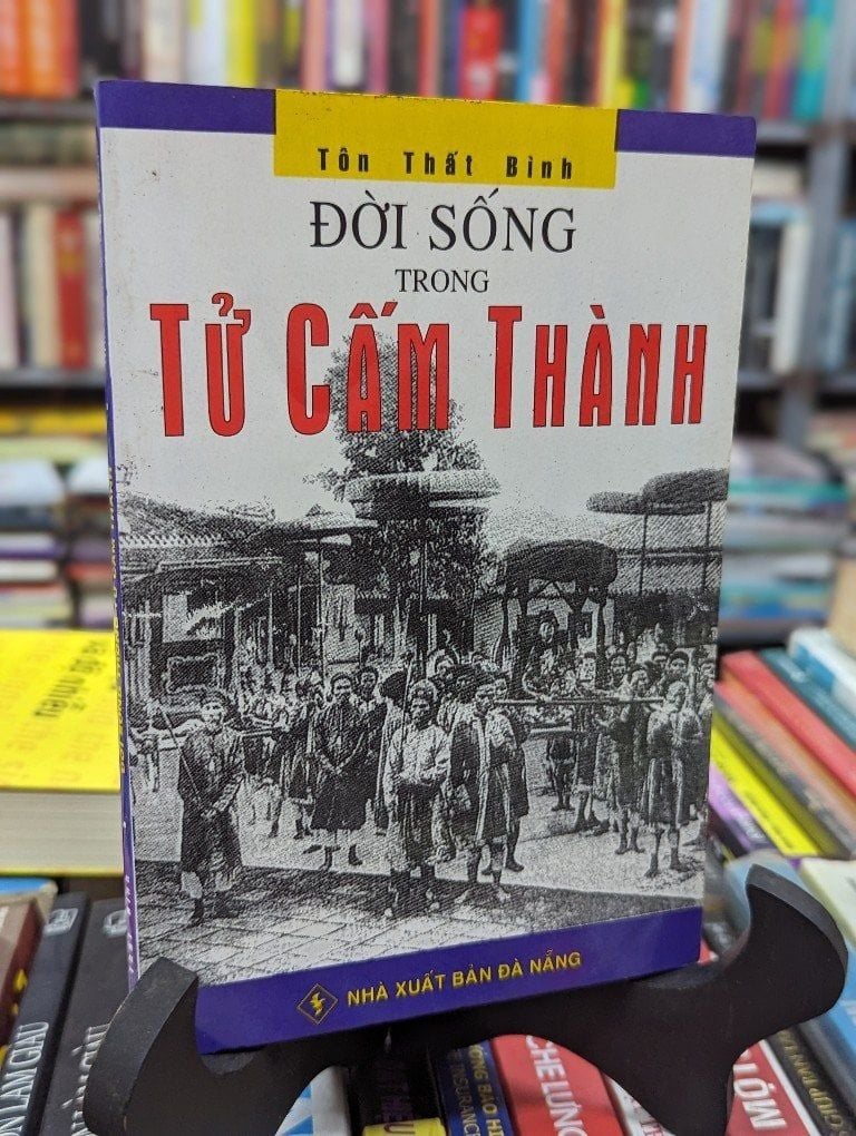 Đời sống trong Tử Cấm Thành