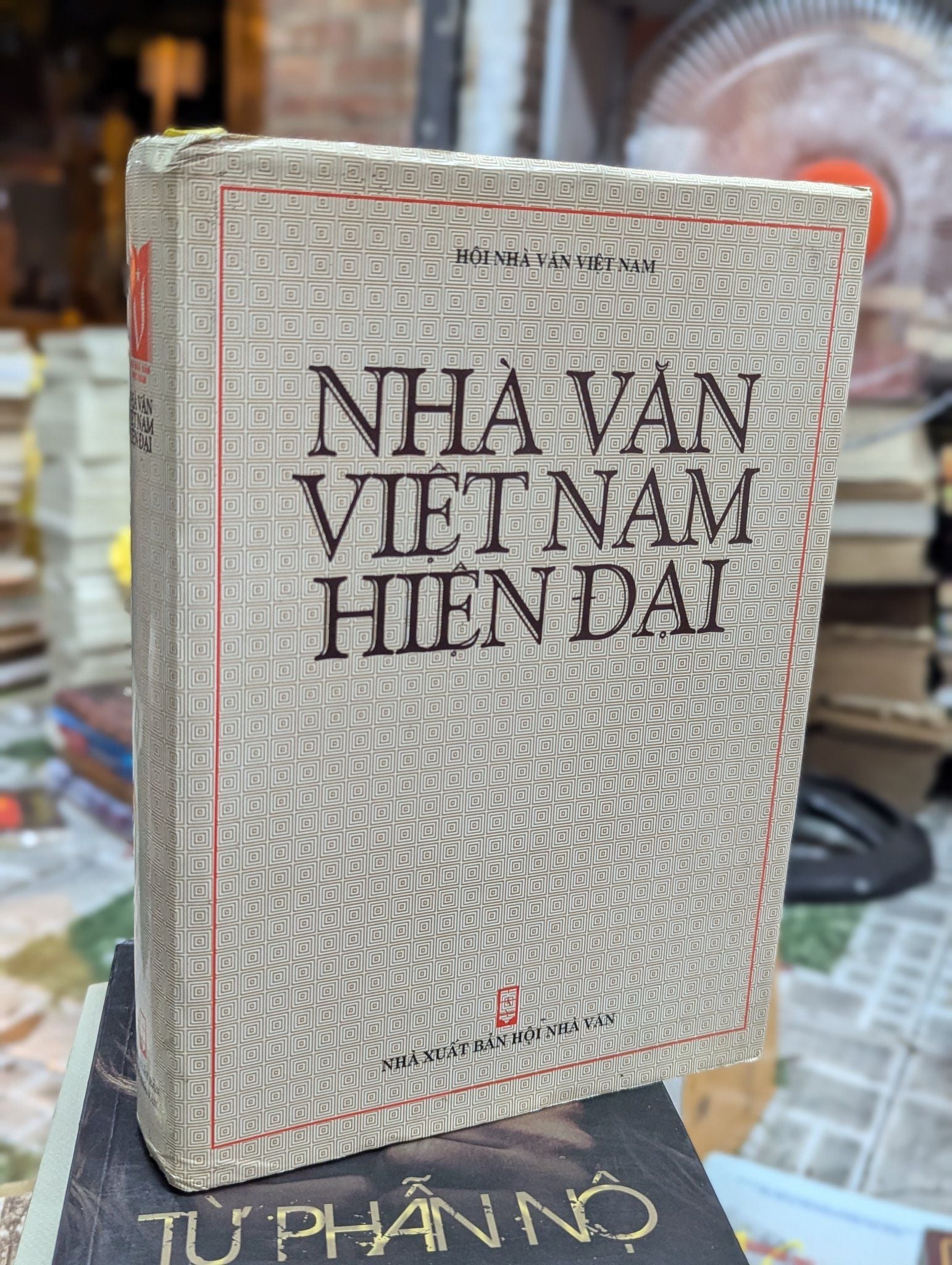 Nhà văn Việt Nam hiện đại